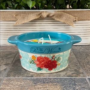The Pioneer Woman Ceramic Cocotte 3 Wick Candle